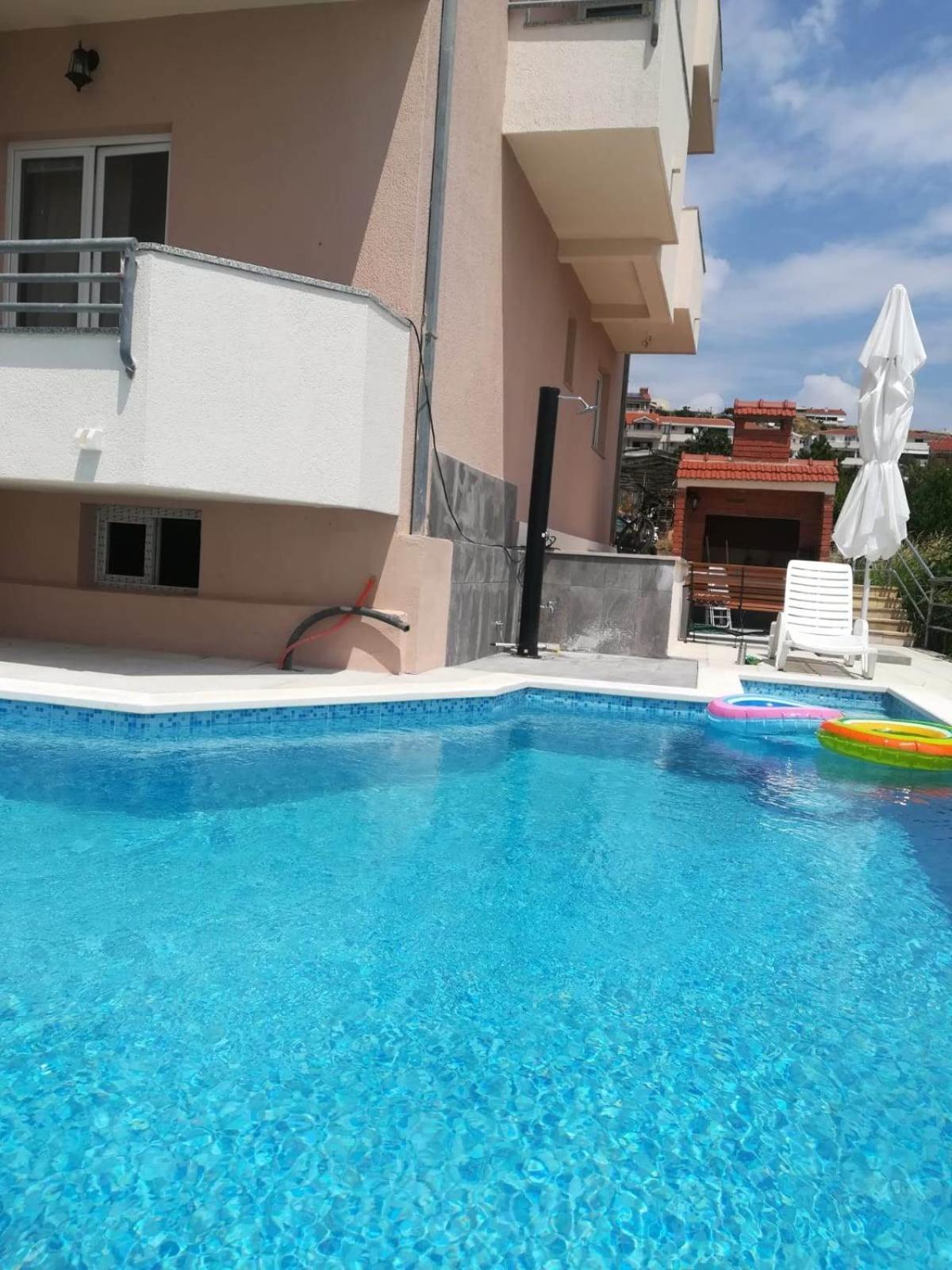 Apartment Lo - With Swimming Pool Сплит Екстериор снимка