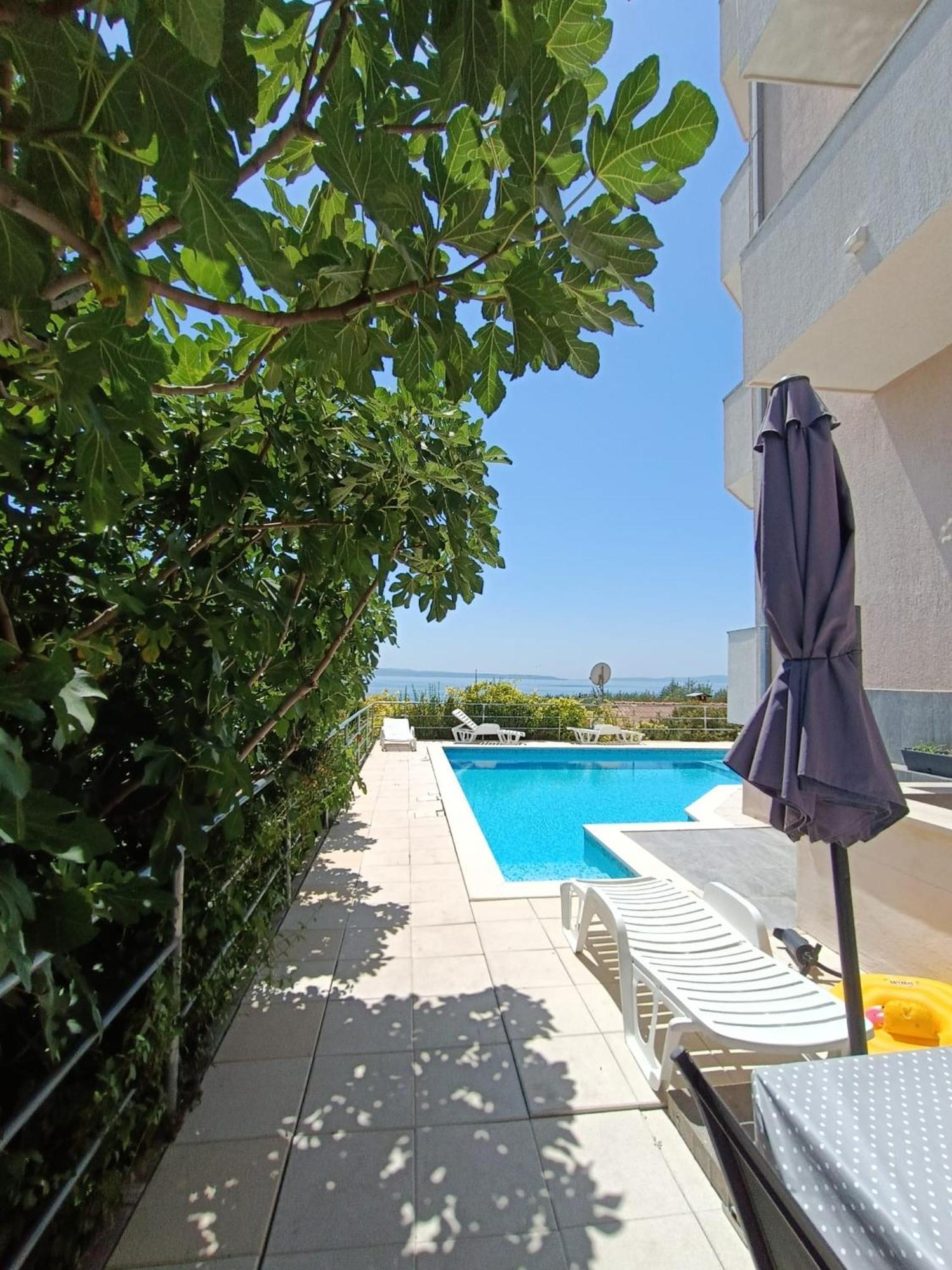 Apartment Lo - With Swimming Pool Сплит Екстериор снимка