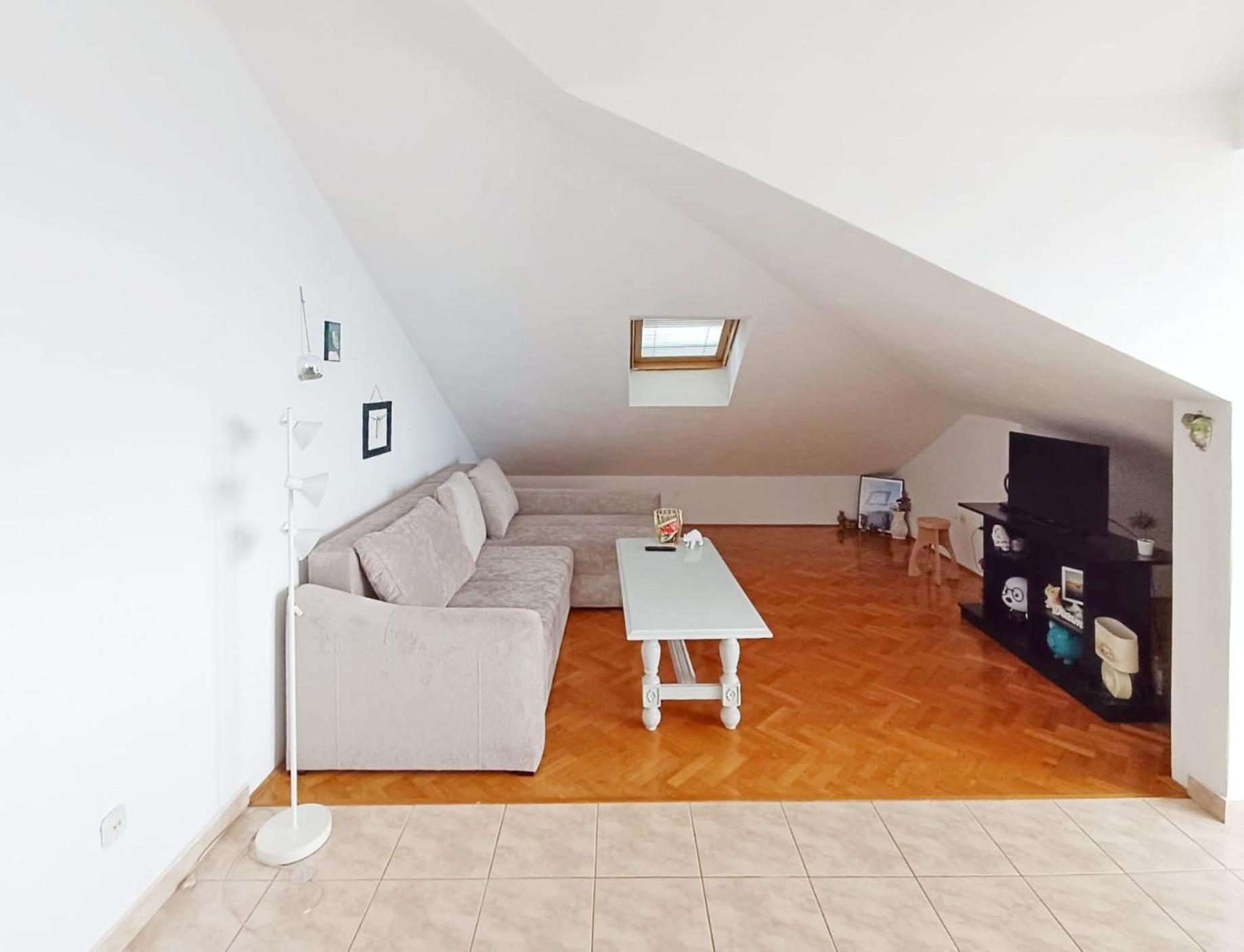 Apartment Lo - With Swimming Pool Сплит Екстериор снимка