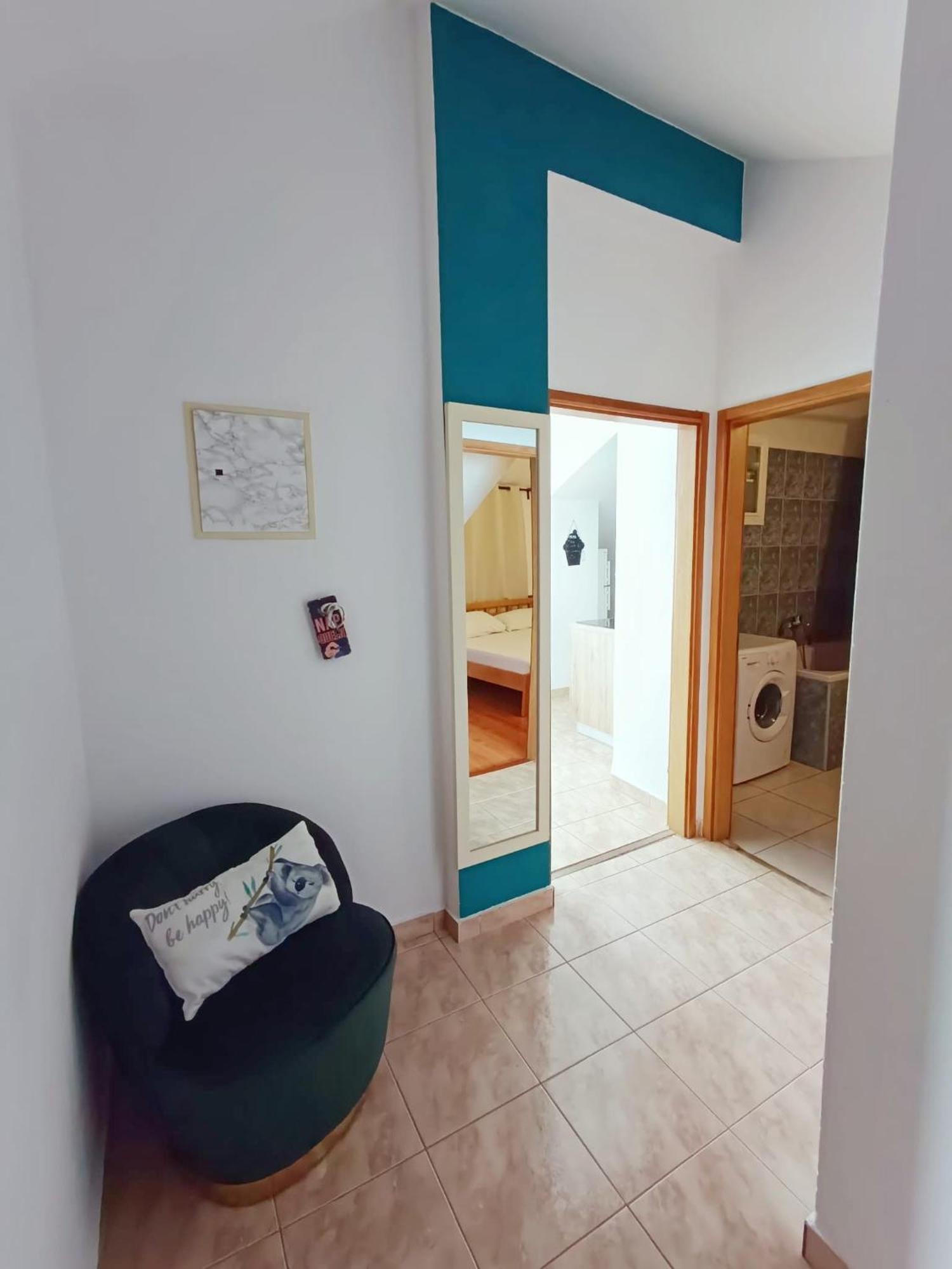 Apartment Lo - With Swimming Pool Сплит Екстериор снимка