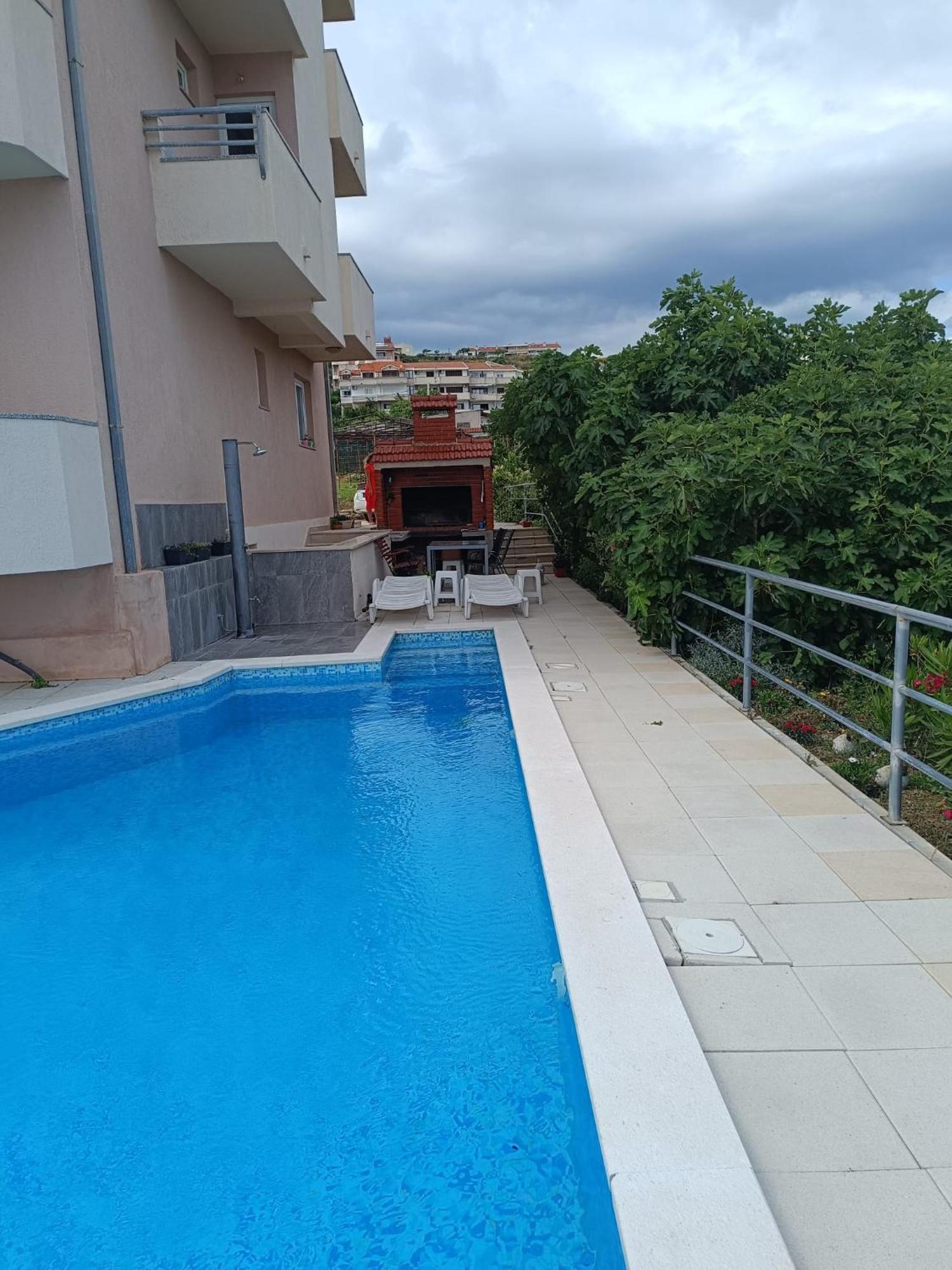 Apartment Lo - With Swimming Pool Сплит Екстериор снимка
